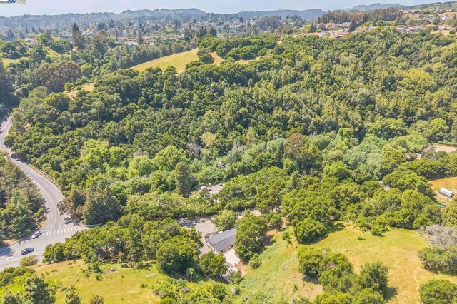 18698 Cull Canyon Rd, Castro Valley, CA 94552