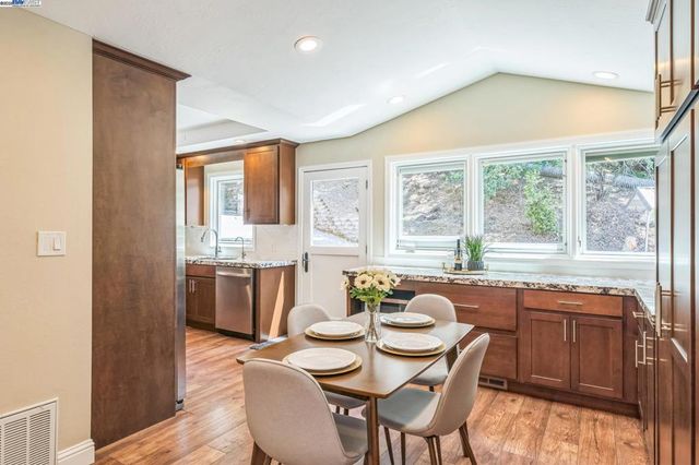 18698 Cull Canyon Rd, Castro Valley, CA 94552