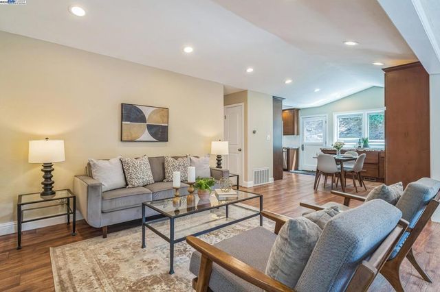 18698 Cull Canyon Rd, Castro Valley, CA 94552