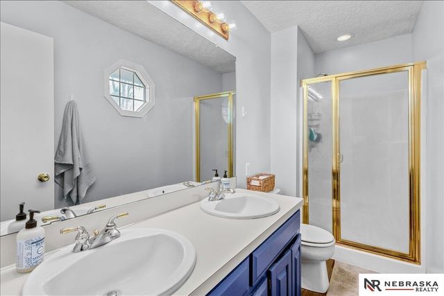 15432 Karloff Circle, Omaha, NE 68138
