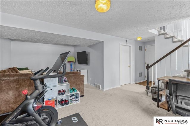 15432 Karloff Circle, Omaha, NE 68138