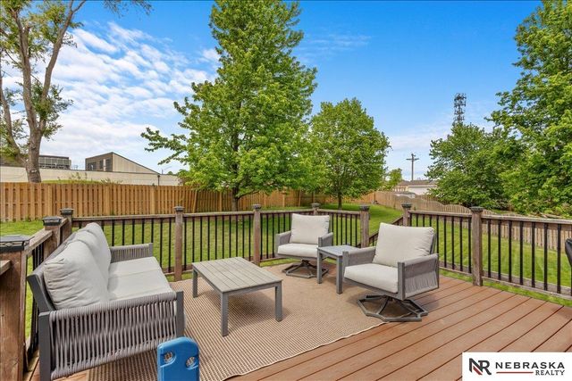 15432 Karloff Circle, Omaha, NE 68138
