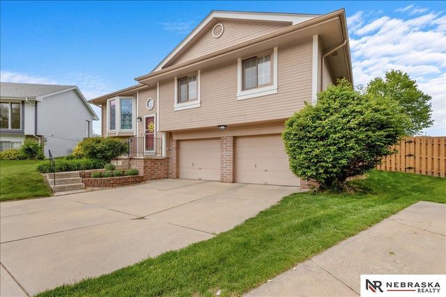 15432 Karloff Circle, Omaha, NE 68138