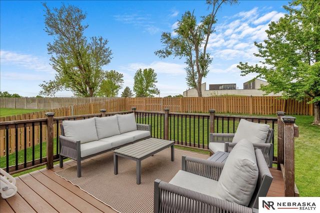 15432 Karloff Circle, Omaha, NE 68138