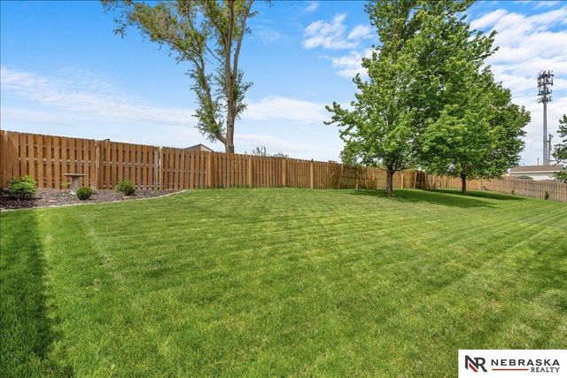 15432 Karloff Circle, Omaha, NE 68138