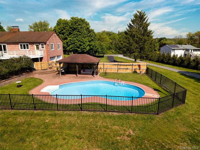 125 Smith Road, Pleasant Valley, NY 12569