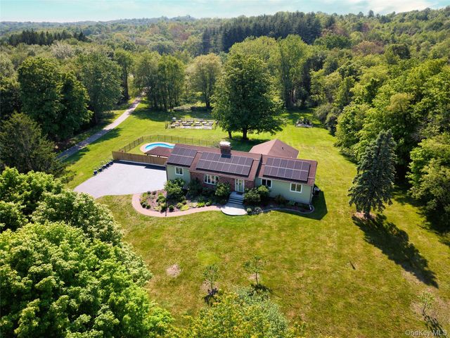 125 Smith Road, Pleasant Valley, NY 12569