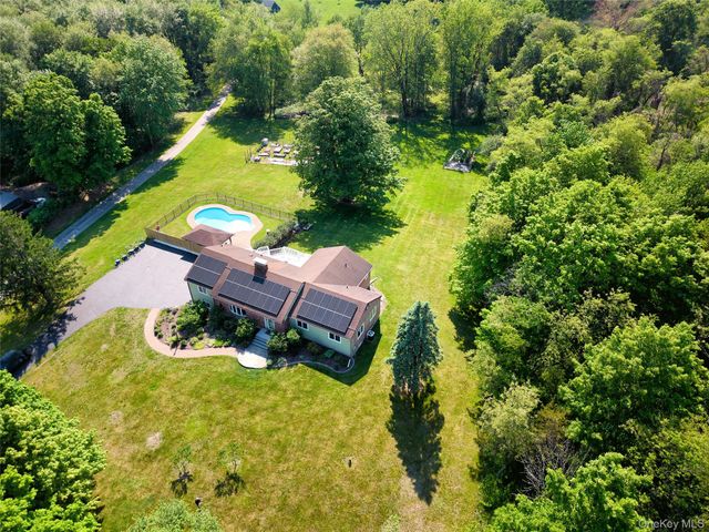 125 Smith Road, Pleasant Valley, NY 12569