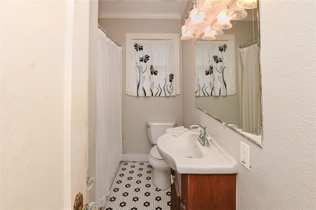 1117 37th Street, Galveston, TX 77550