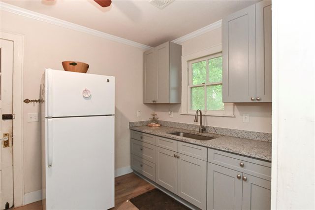 1117 37th Street, Galveston, TX 77550