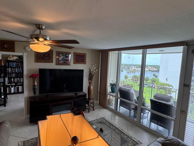 336 Golfview Road 706, North Palm Beach, FL 33408