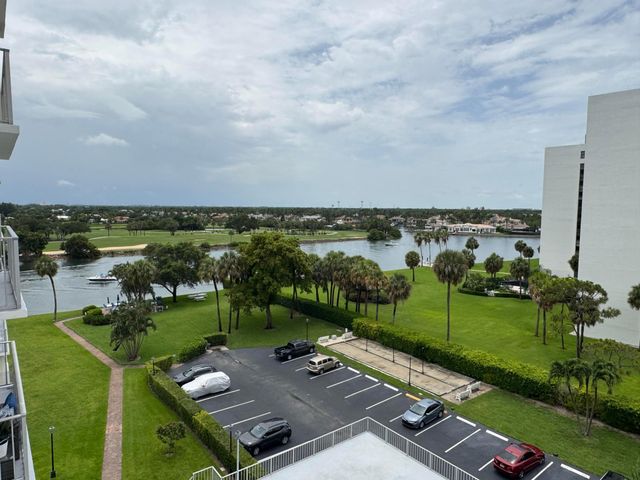 336 Golfview Road 706, North Palm Beach, FL 33408