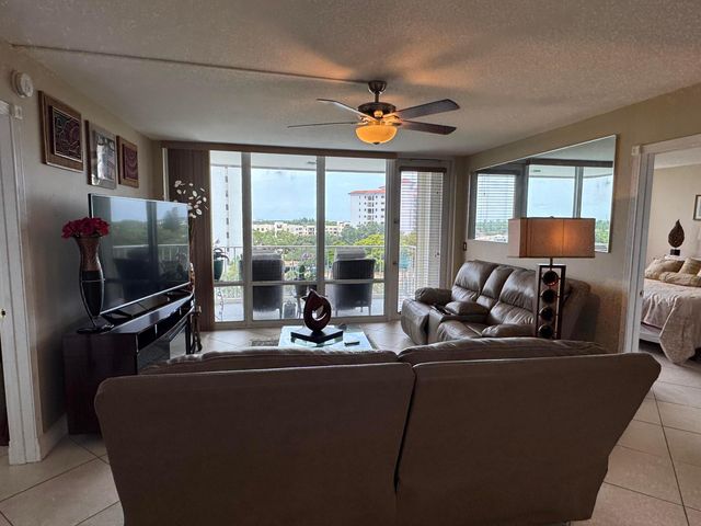 336 Golfview Road 706, North Palm Beach, FL 33408