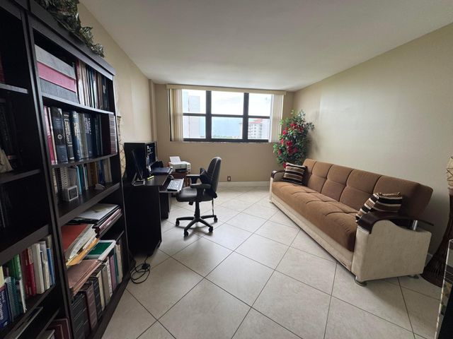 336 Golfview Road 706, North Palm Beach, FL 33408