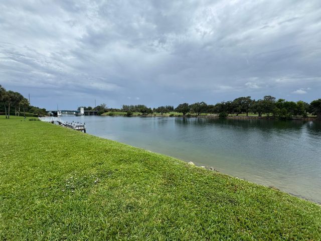 336 Golfview Road 706, North Palm Beach, FL 33408