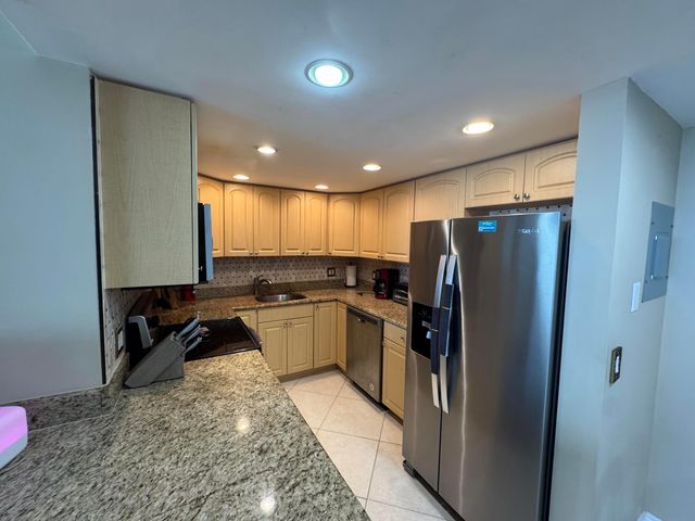 336 Golfview Road 706, North Palm Beach, FL 33408