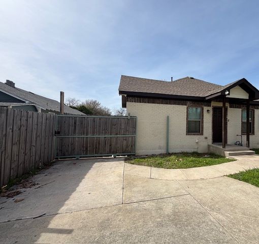 704 S Clinton Avenue, Dallas, TX 75208