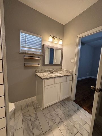 704 S Clinton Avenue, Dallas, TX 75208