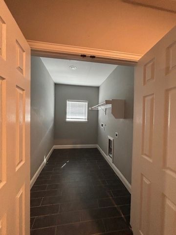 704 S Clinton Avenue, Dallas, TX 75208