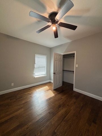 704 S Clinton Avenue, Dallas, TX 75208