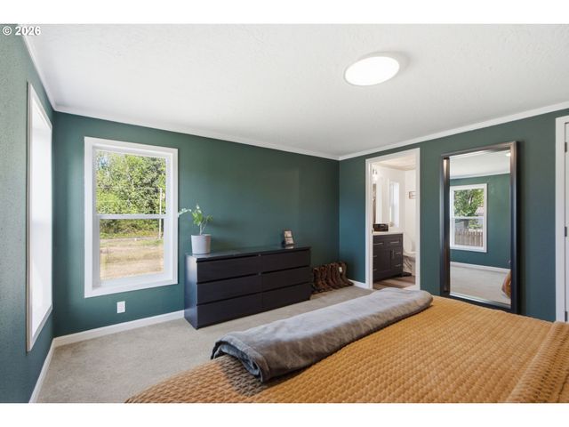 30581 Se HIGHWAY 211, Eagle Creek, OR 97022