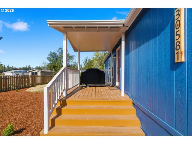 30581 Se HIGHWAY 211, Eagle Creek, OR 97022