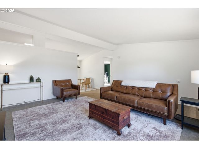 30581 Se HIGHWAY 211, Eagle Creek, OR 97022