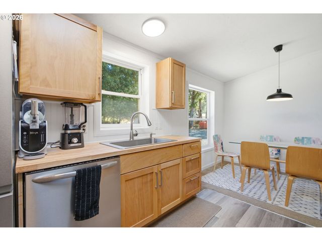 30581 Se HIGHWAY 211, Eagle Creek, OR 97022