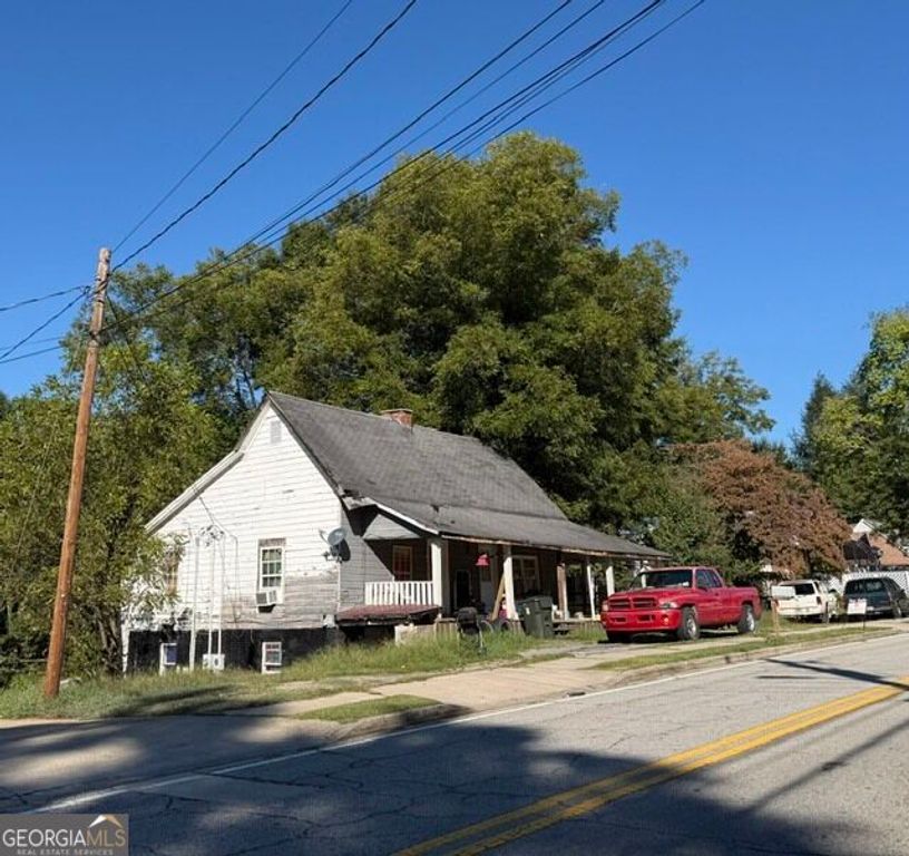 500 S Pond Street, Toccoa, GA 30577 — exterior