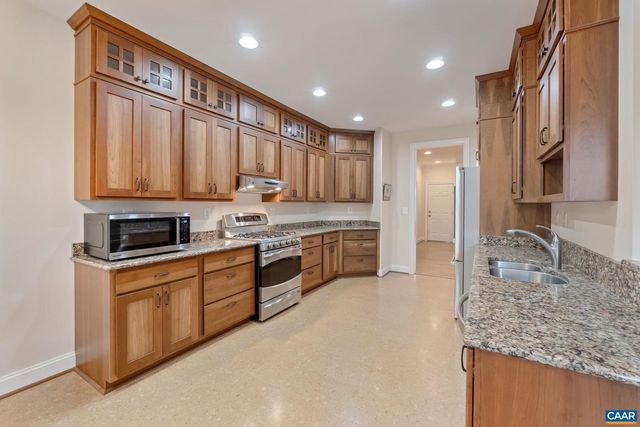 3 FOREST CT, Zion Crossroads, VA 22942