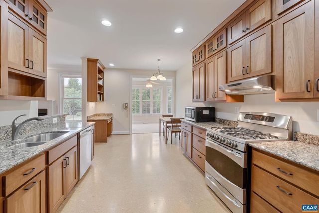 3 FOREST CT, Zion Crossroads, VA 22942