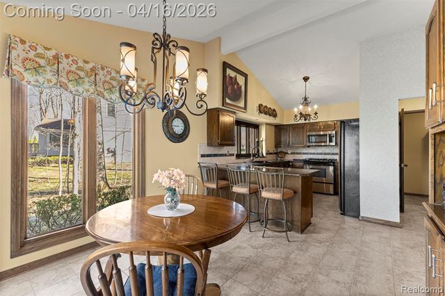 6482 Denton Court, Troy, MI 48098