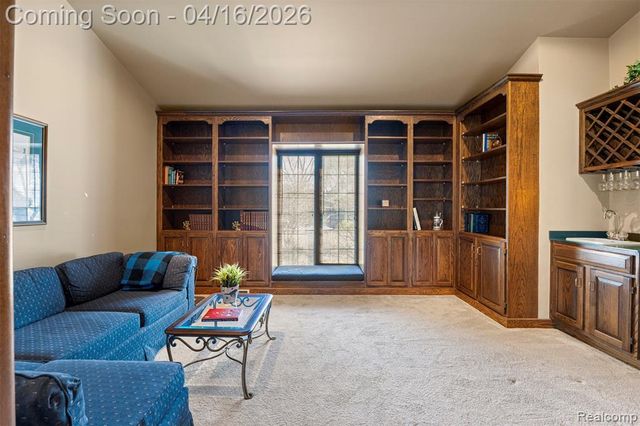 6482 Denton Court, Troy, MI 48098