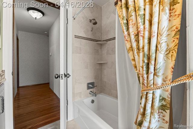 6482 Denton Court, Troy, MI 48098