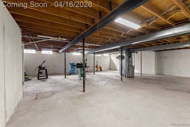 6482 Denton Court, Troy, MI 48098