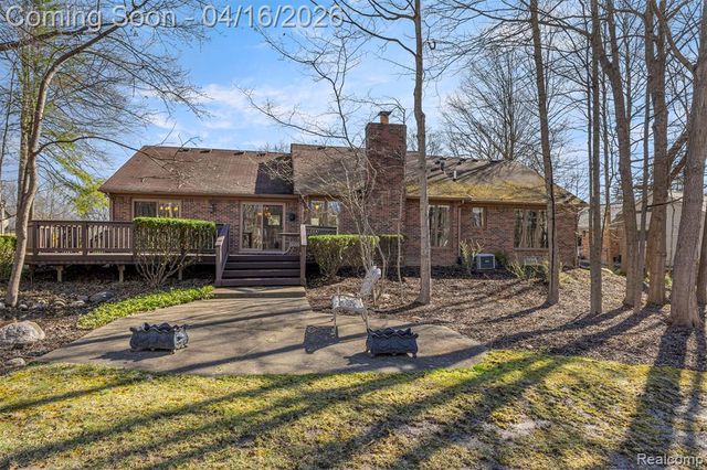 6482 Denton Court, Troy, MI 48098