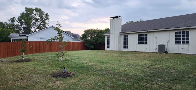 200 Seagull Court, Irving, TX 75060