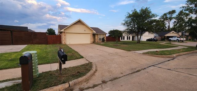 200 Seagull Court, Irving, TX 75060