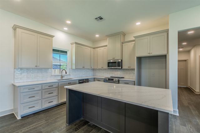 10316 Saddle Creek Road, Waco, TX 76708