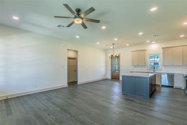 10316 Saddle Creek Road, Waco, TX 76708