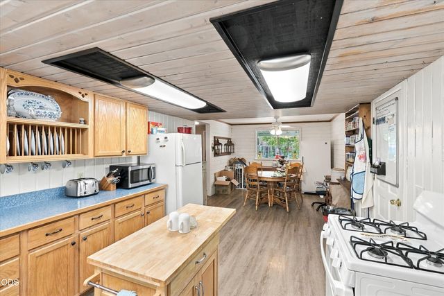 300 Vannoy Creek Road, Grants Pass, OR 97526
