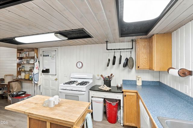 300 Vannoy Creek Road, Grants Pass, OR 97526