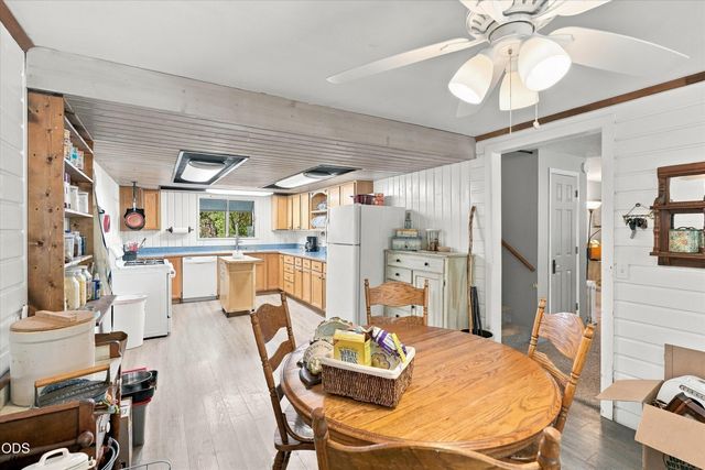 300 Vannoy Creek Road, Grants Pass, OR 97526