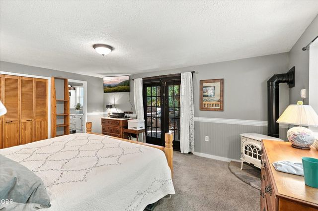 300 Vannoy Creek Road, Grants Pass, OR 97526