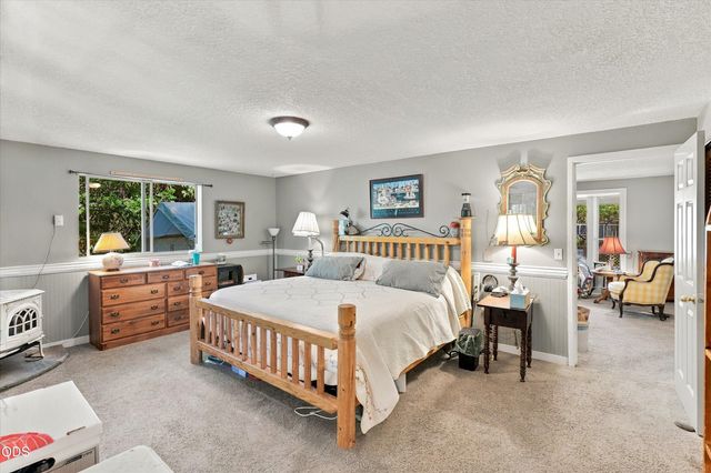 300 Vannoy Creek Road, Grants Pass, OR 97526