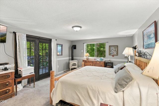 300 Vannoy Creek Road, Grants Pass, OR 97526