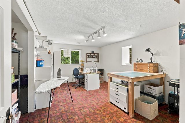 300 Vannoy Creek Road, Grants Pass, OR 97526