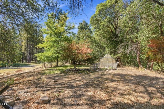 300 Vannoy Creek Road, Grants Pass, OR 97526