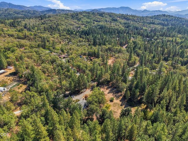 300 Vannoy Creek Road, Grants Pass, OR 97526