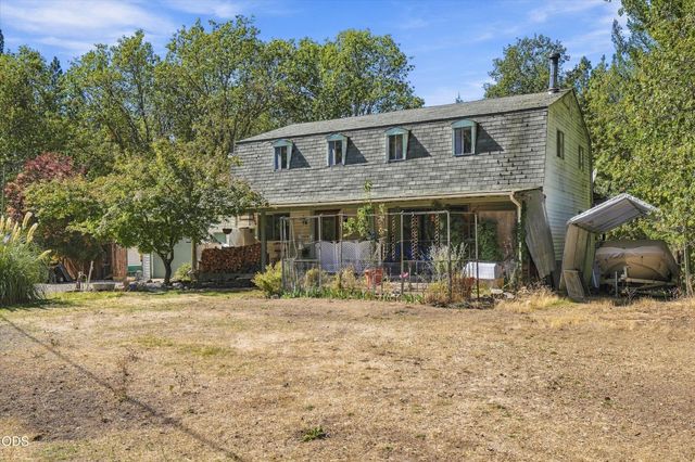 300 Vannoy Creek Road, Grants Pass, OR 97526